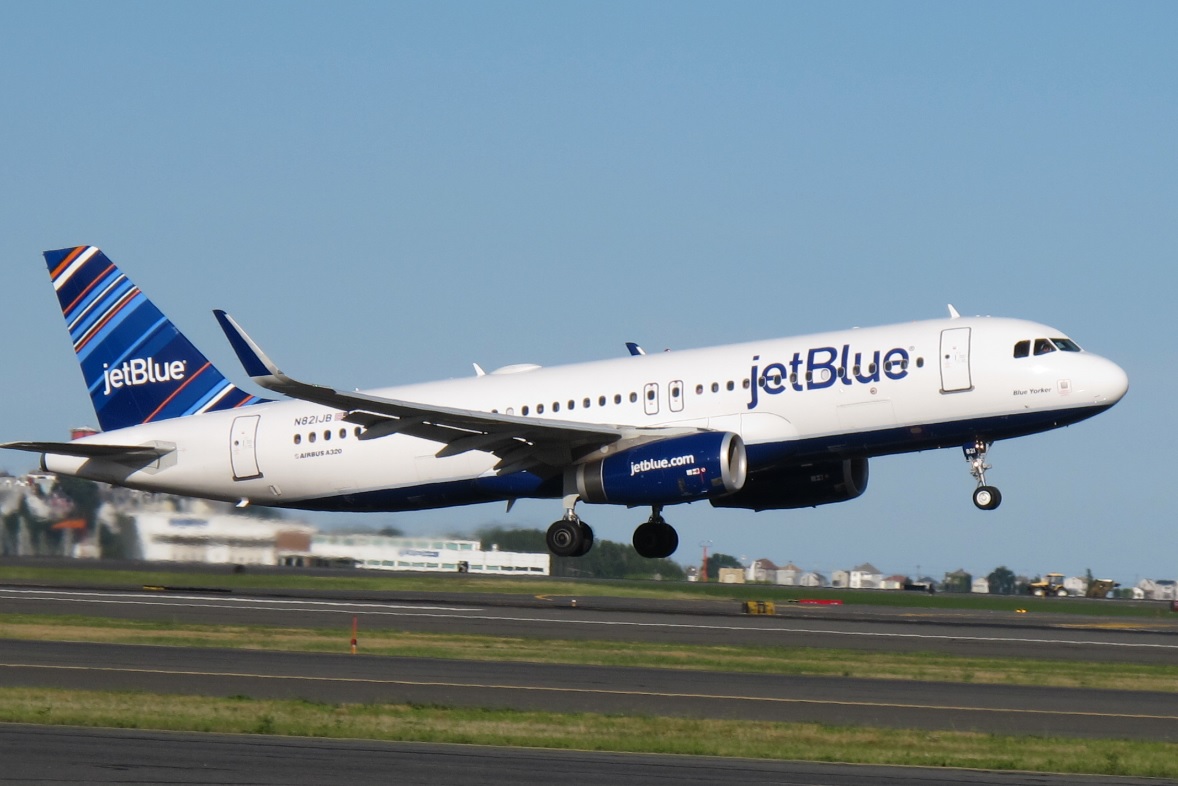 JetBlue Ties Senior Bonuses to ESG Goals, Launches 2040 Net Zero Target