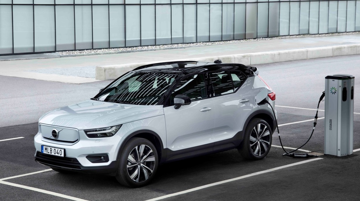 Volvo Cars Issues €500 Million Green Bond to Fund EV Efforts